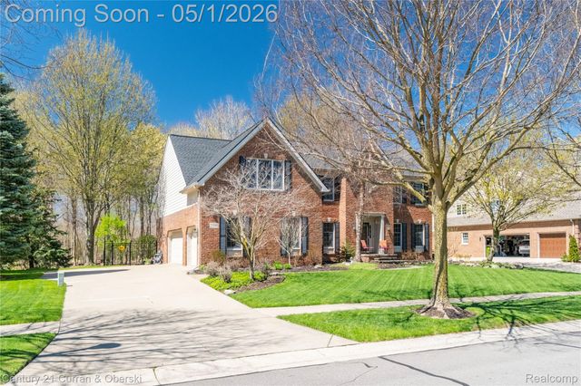 25599 Hillsdale Drive, Novi, MI 48374