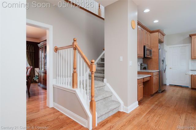 25599 Hillsdale Drive, Novi, MI 48374
