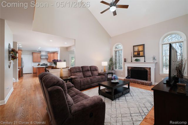 25599 Hillsdale Drive, Novi, MI 48374