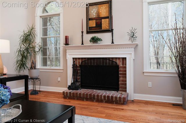 25599 Hillsdale Drive, Novi, MI 48374
