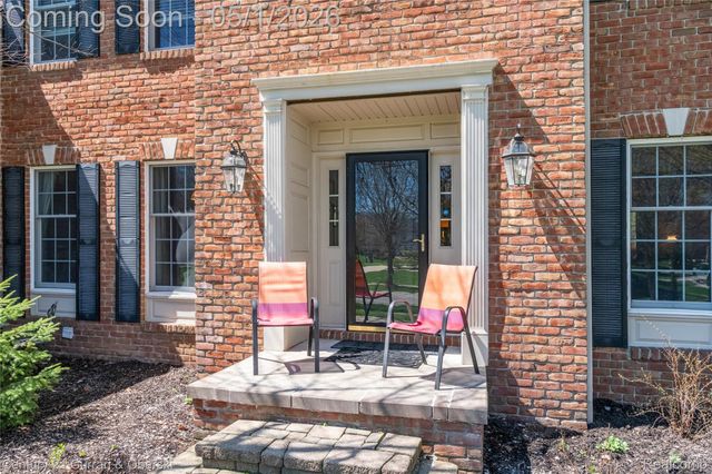 25599 Hillsdale Drive, Novi, MI 48374