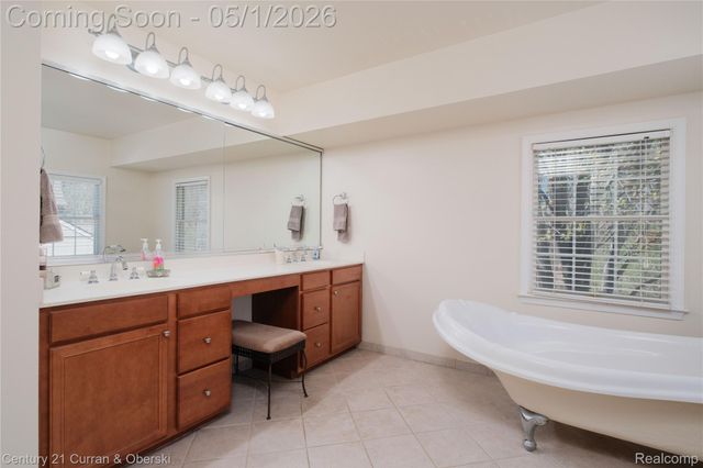 25599 Hillsdale Drive, Novi, MI 48374