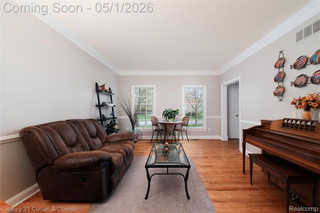 25599 Hillsdale Drive, Novi, MI 48374