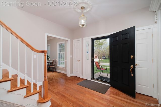25599 Hillsdale Drive, Novi, MI 48374