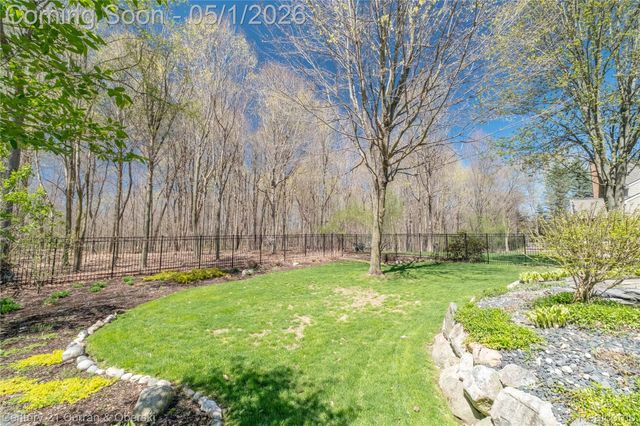 25599 Hillsdale Drive, Novi, MI 48374