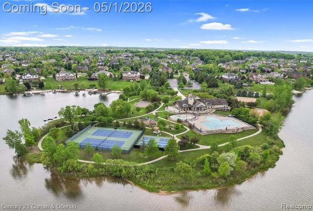 25599 Hillsdale Drive, Novi, MI 48374