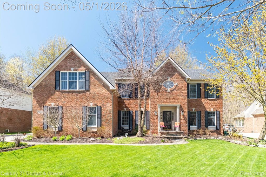 25599 Hillsdale Drive, Novi, MI 48374