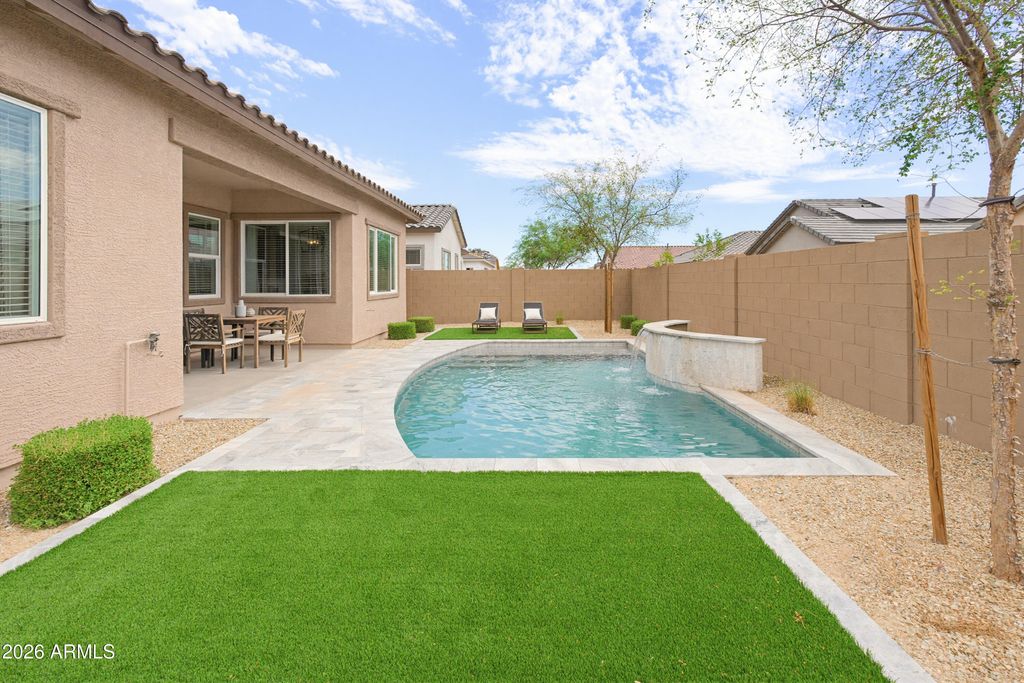 15053 W DESERT HOLLOW Drive, Surprise, AZ 85387 — photo 2