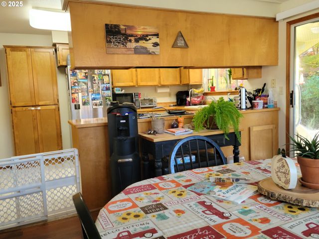 1523 Nw THOMPSON Way, Grants Pass, OR 97526