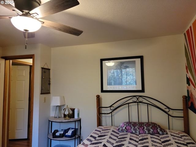 1523 Nw THOMPSON Way, Grants Pass, OR 97526