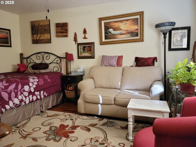 1523 Nw THOMPSON Way, Grants Pass, OR 97526