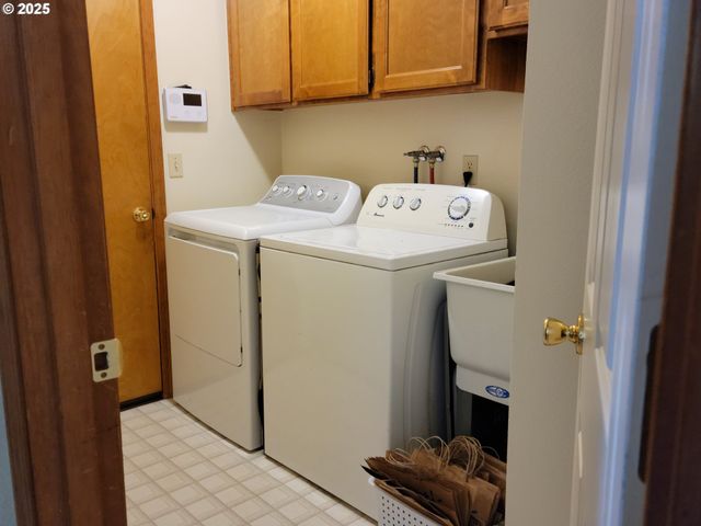 1523 Nw THOMPSON Way, Grants Pass, OR 97526