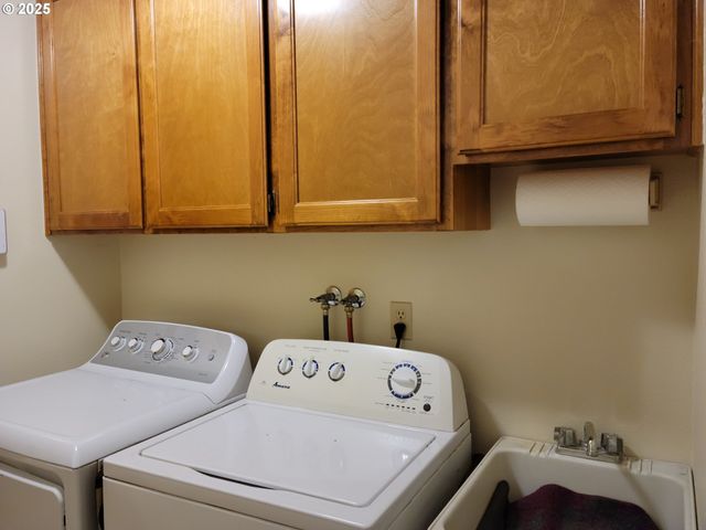 1523 Nw THOMPSON Way, Grants Pass, OR 97526