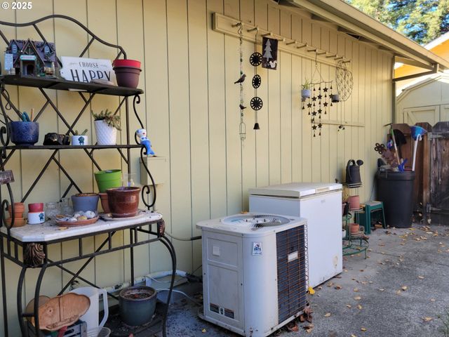 1523 Nw THOMPSON Way, Grants Pass, OR 97526