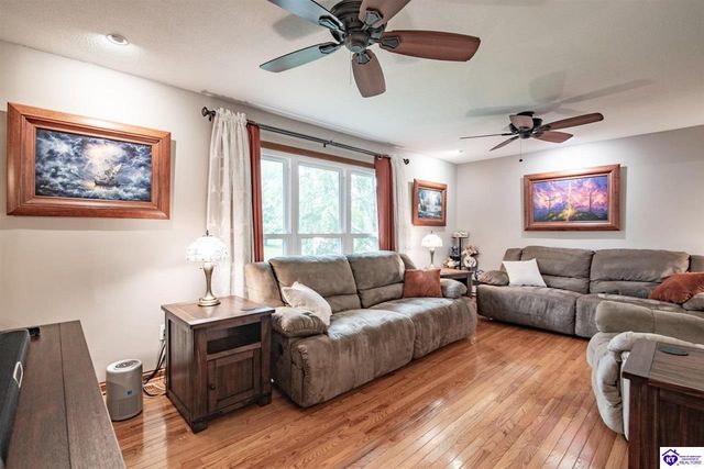 589 Charlemagne Boulevard, Elizabethtown, KY 42701