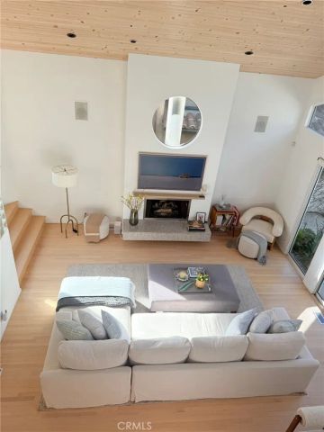 621 6th, Manhattan Beach, CA 90266