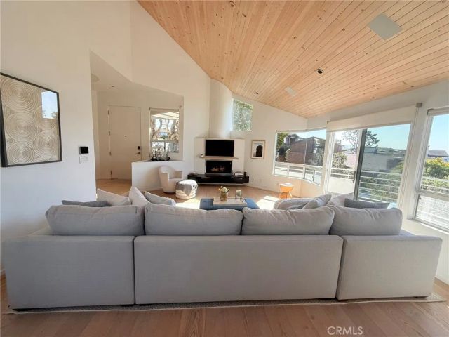 621 6th, Manhattan Beach, CA 90266