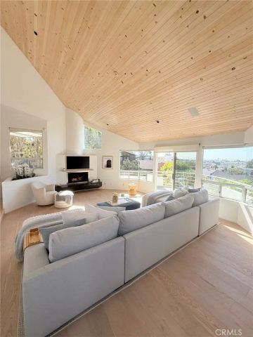 621 6th, Manhattan Beach, CA 90266