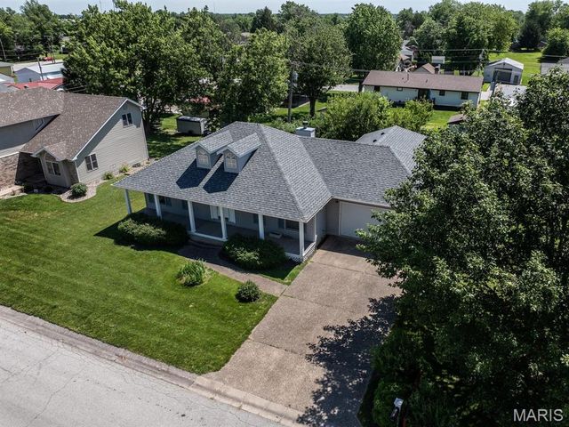 111 Westview Street, Palmyra, MO 63461