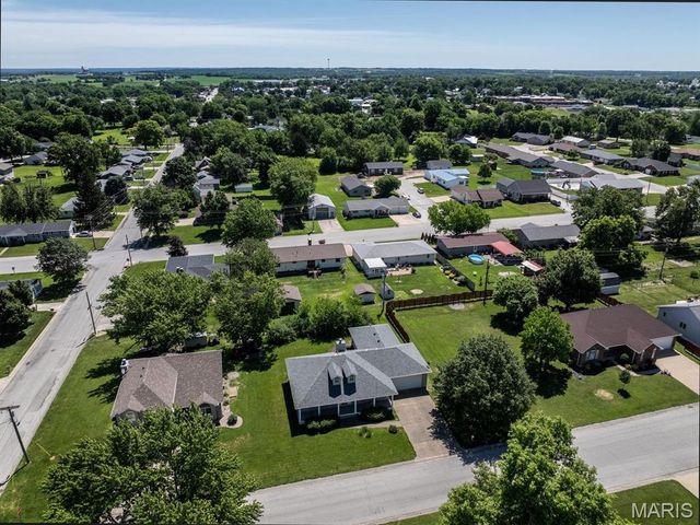 111 Westview Street, Palmyra, MO 63461
