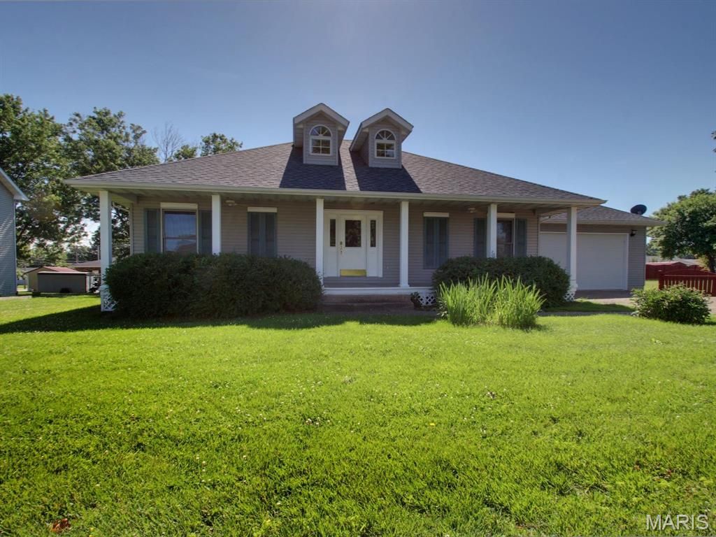 111 Westview Street, Palmyra, MO 63461