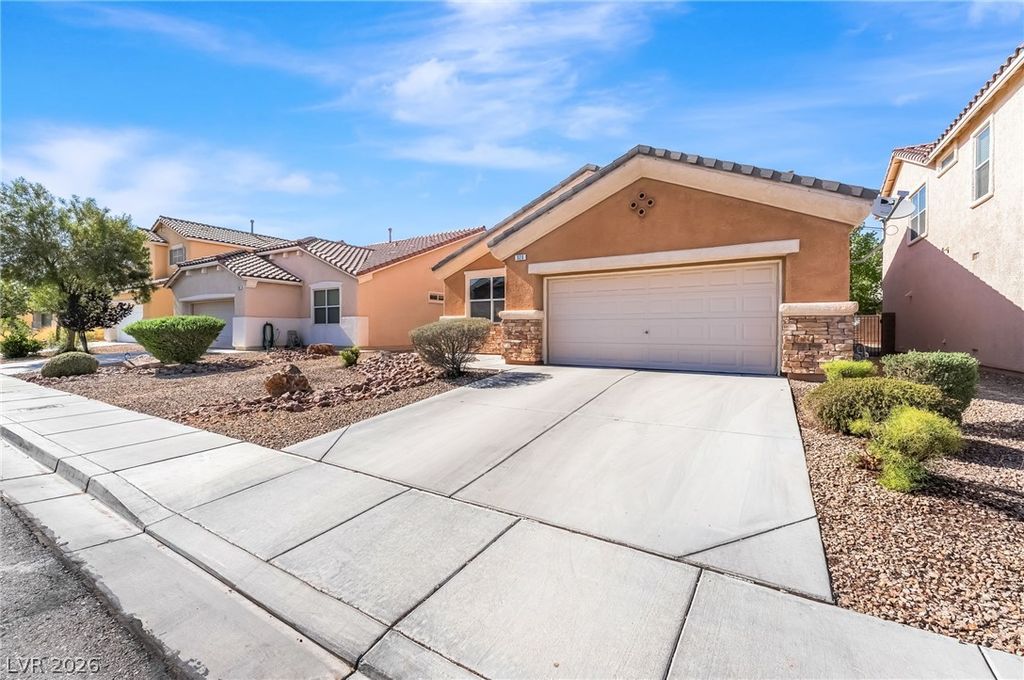 320 Fox Blitz Avenue, North Las Vegas, NV 89031 — photo 2