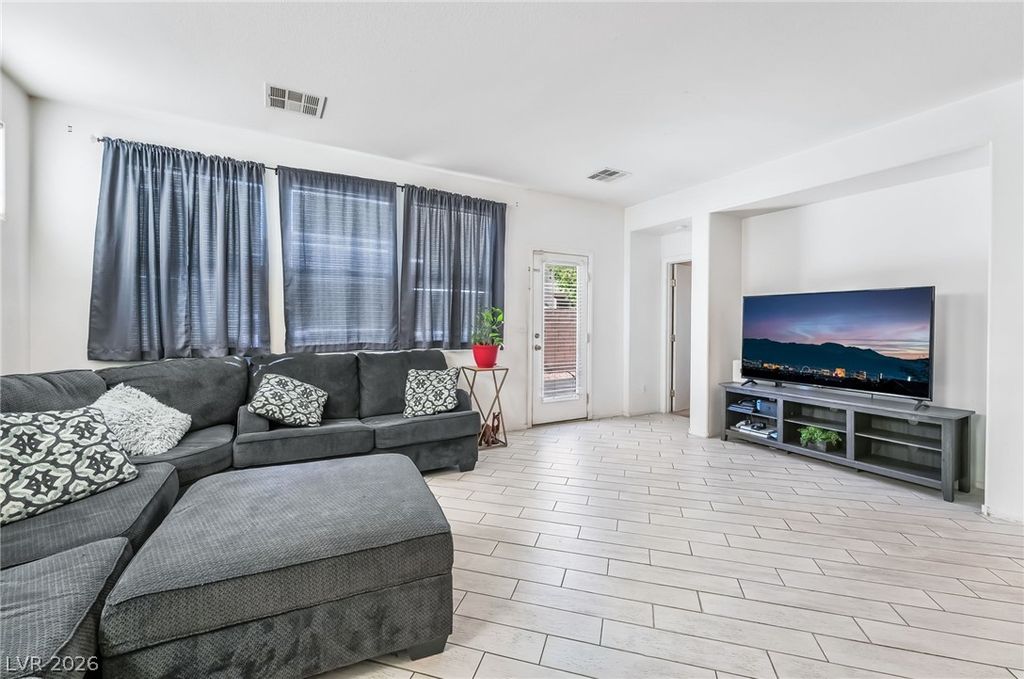 320 Fox Blitz Avenue, North Las Vegas, NV 89031 — photo 5