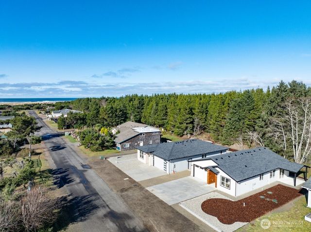 811 NE 357th Street, Ocean Park, WA 98640