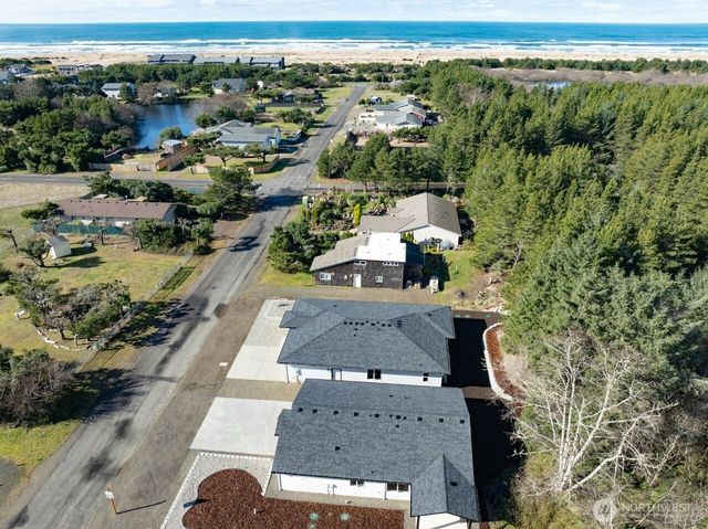 811 NE 357th Street, Ocean Park, WA 98640