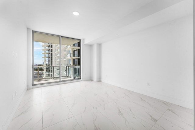 220 Lake Shore Drive 1415, Lake Park, FL 33403