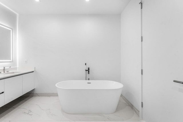 220 Lake Shore Drive 1415, Lake Park, FL 33403