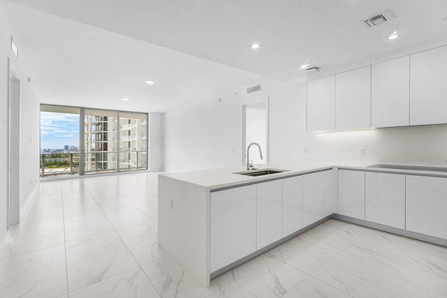 220 Lake Shore Drive 1415, Lake Park, FL 33403