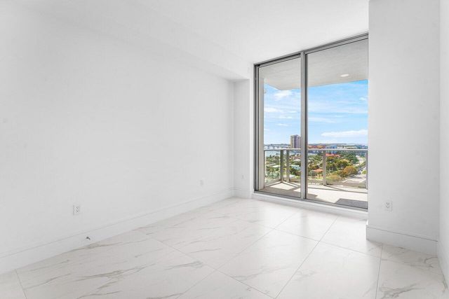 220 Lake Shore Drive 1415, Lake Park, FL 33403