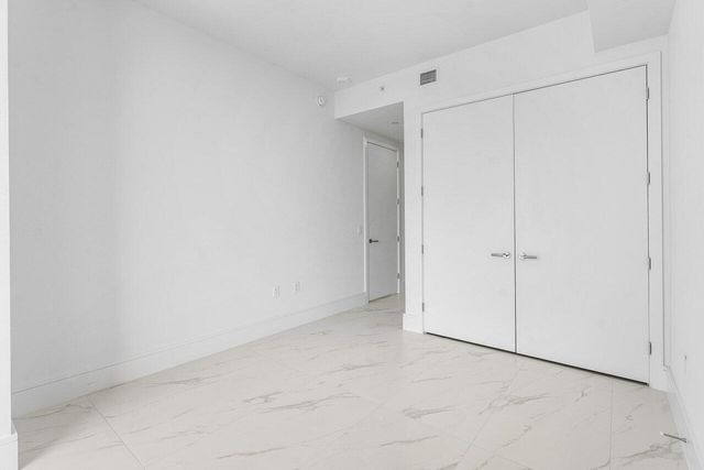 220 Lake Shore Drive 1415, Lake Park, FL 33403