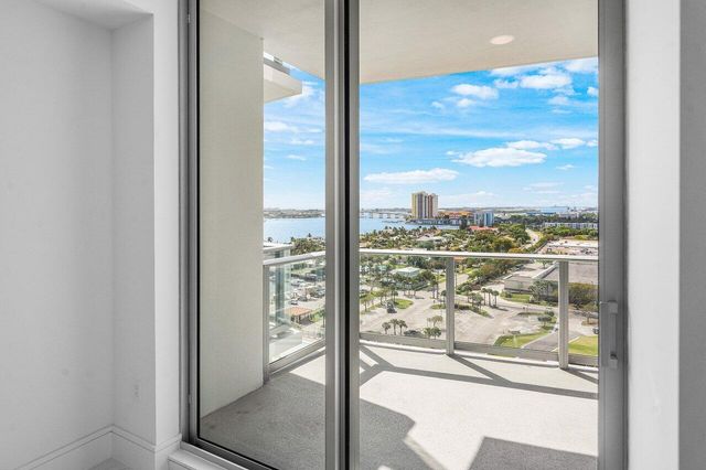 220 Lake Shore Drive 1415, Lake Park, FL 33403