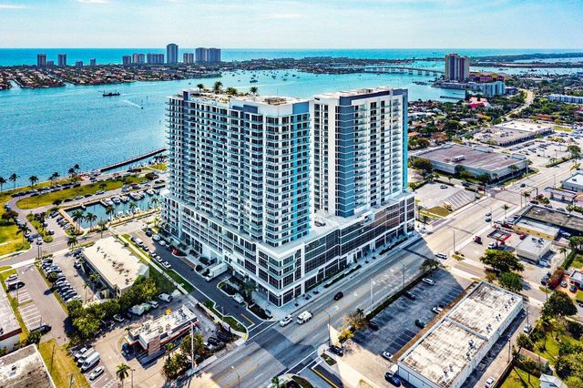 220 Lake Shore Drive 1415, Lake Park, FL 33403