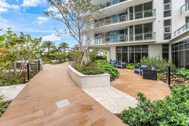 220 Lake Shore Drive 1415, Lake Park, FL 33403