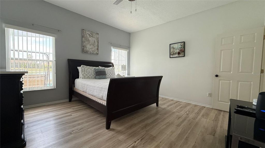 Image 13 of property listing at 513 BAILEY CIRCLE, Davenport, FL 33897