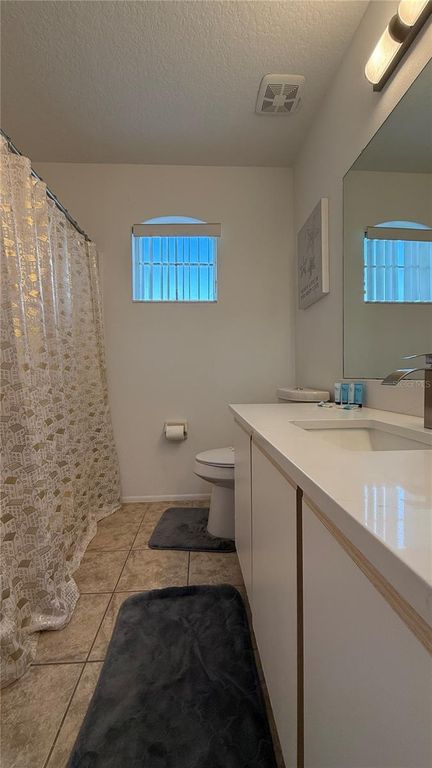 Image 18 of property listing at 513 BAILEY CIRCLE, Davenport, FL 33897