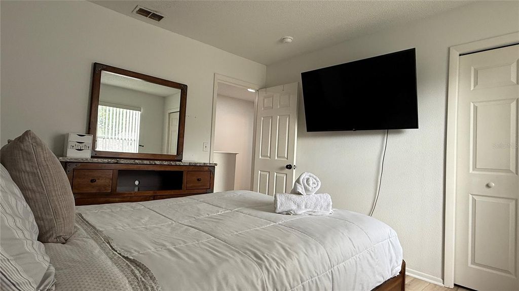 Image 25 of property listing at 513 BAILEY CIRCLE, Davenport, FL 33897