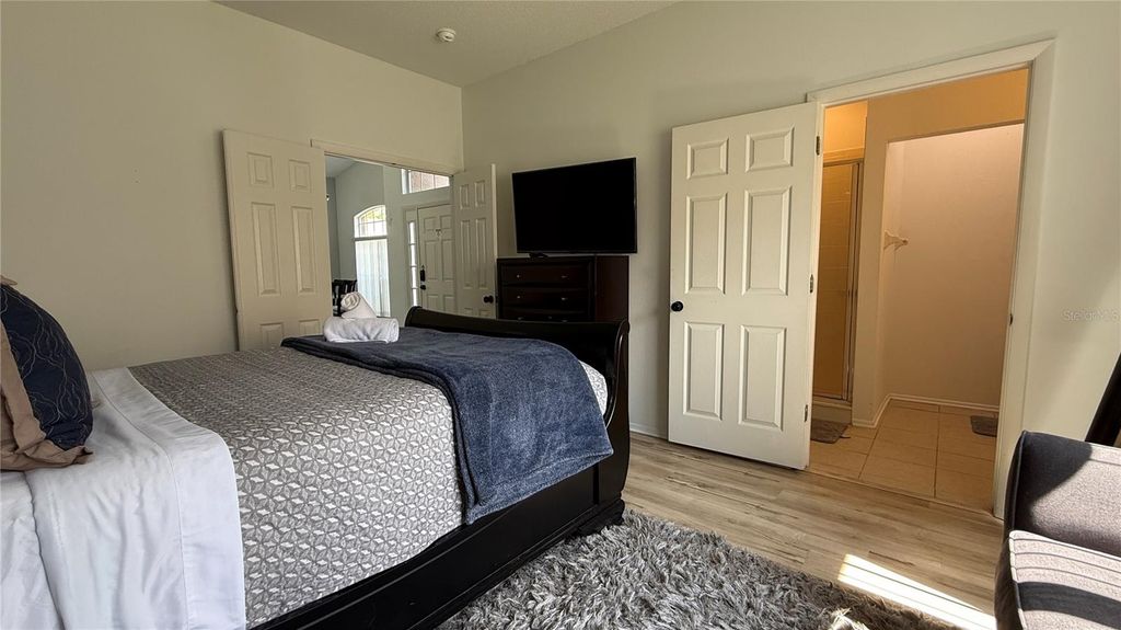 Image 10 of property listing at 513 BAILEY CIRCLE, Davenport, FL 33897