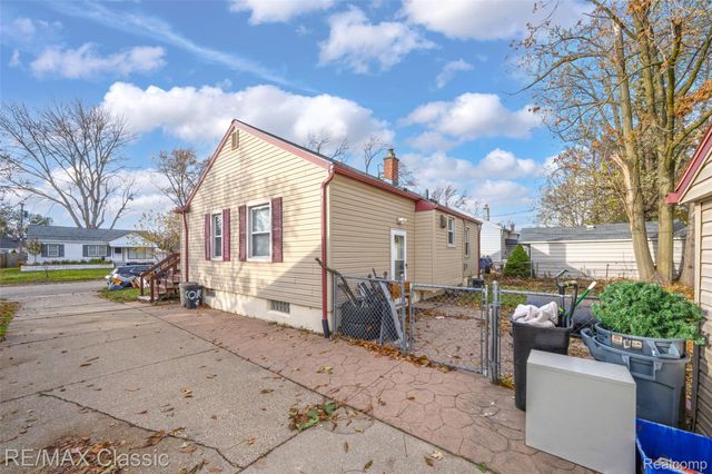 1439 Kingsley Street, Mt. Clemens, MI 48043
