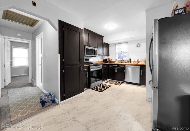 1439 Kingsley Street, Mt. Clemens, MI 48043