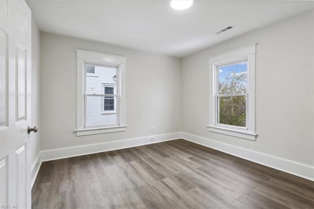 1307 Holly AVE B, Chesapeake, VA 23324