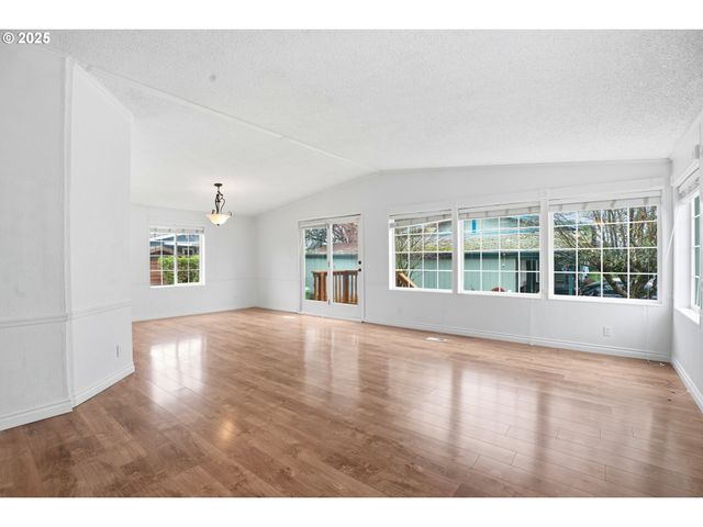 13217 Ne 59TH St 126, Vancouver, WA 98682