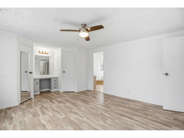 13217 Ne 59TH St 126, Vancouver, WA 98682