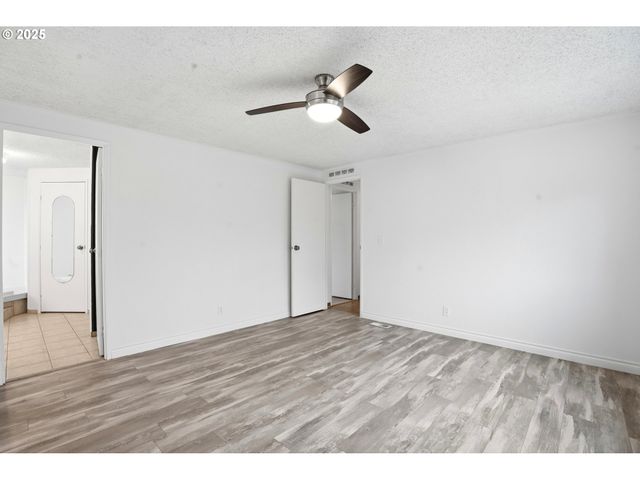 13217 Ne 59TH St 126, Vancouver, WA 98682