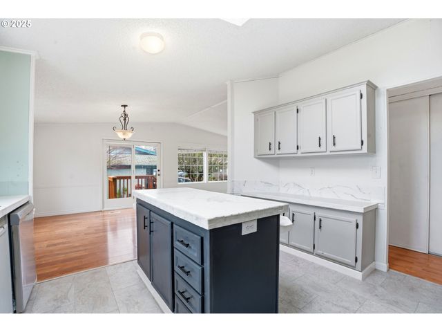 13217 Ne 59TH St 126, Vancouver, WA 98682