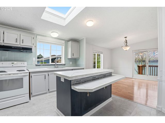 13217 Ne 59TH St 126, Vancouver, WA 98682