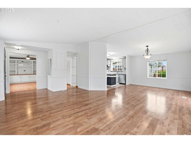 13217 Ne 59TH St 126, Vancouver, WA 98682